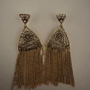 Chic Gold Filigree Dangle Earrings
